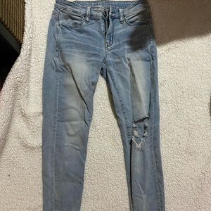 AE Light Ripped Jeans